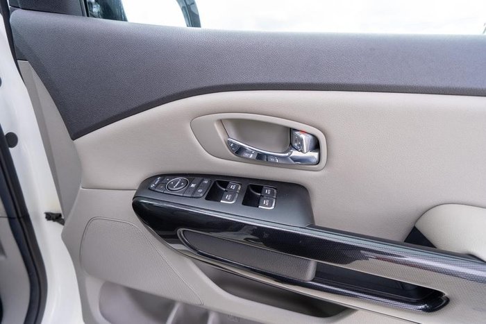 2015 Kia Carnival SLi