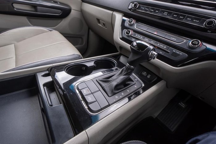 2015 Kia Carnival SLi