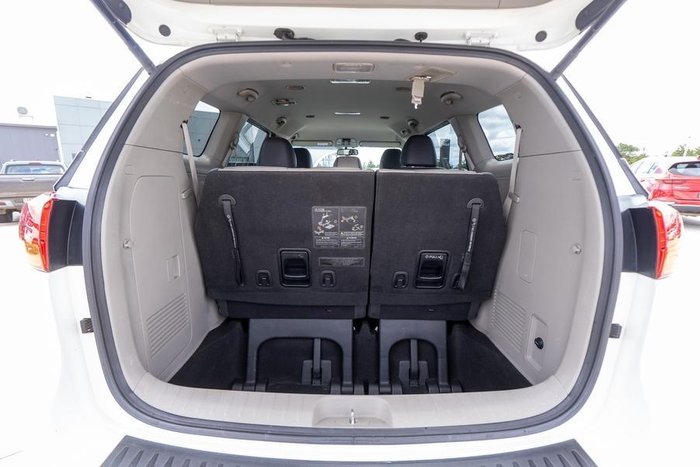 2015 Kia Carnival SLi