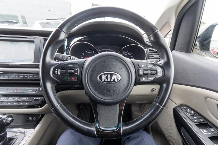 2015 Kia Carnival SLi