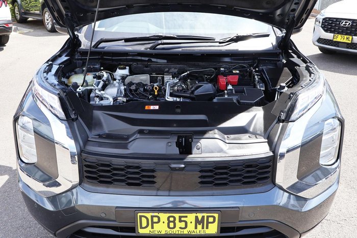 2023 Mitsubishi Outlander ES