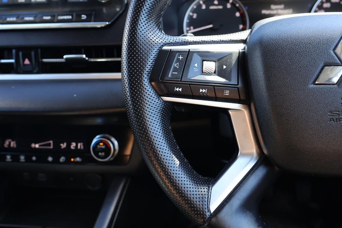 2023 Mitsubishi Outlander ES ZM MY23 White