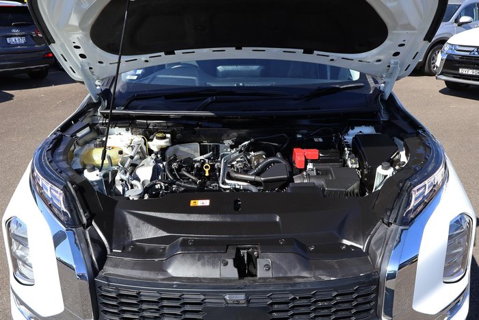 2023 Mitsubishi Outlander ES ZM MY23 White