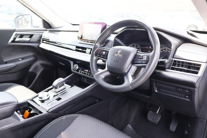 2023 Mitsubishi Outlander ES ZM MY23 White