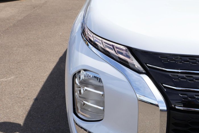 2023 Mitsubishi Outlander ES ZM MY23 White