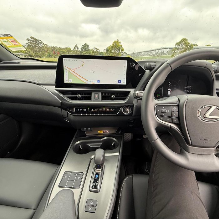 2025 Lexus UX 300h Luxury