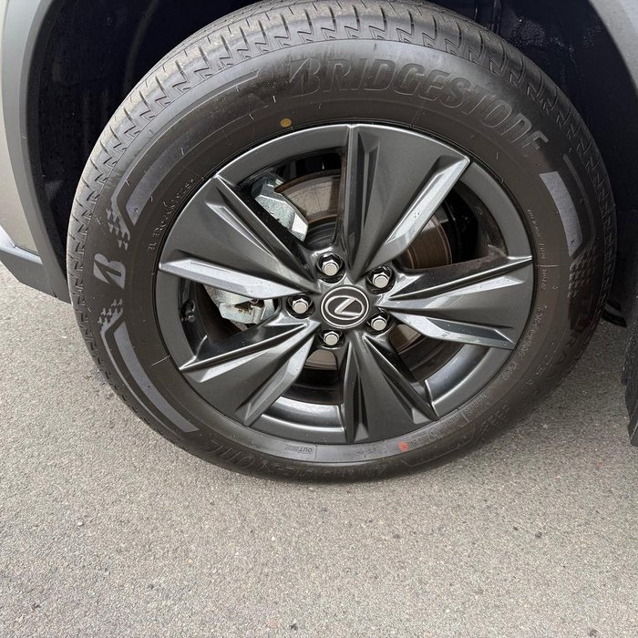 2025 Lexus UX 300h Luxury