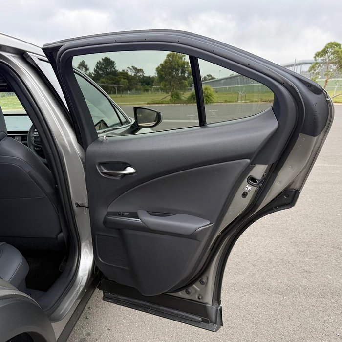 2025 Lexus UX 300h Luxury