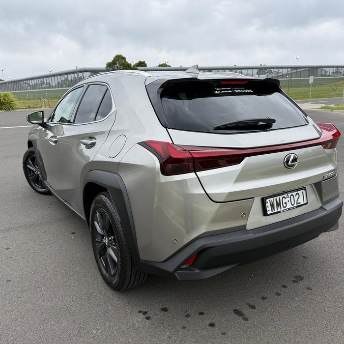 2025 Lexus UX 300h Luxury