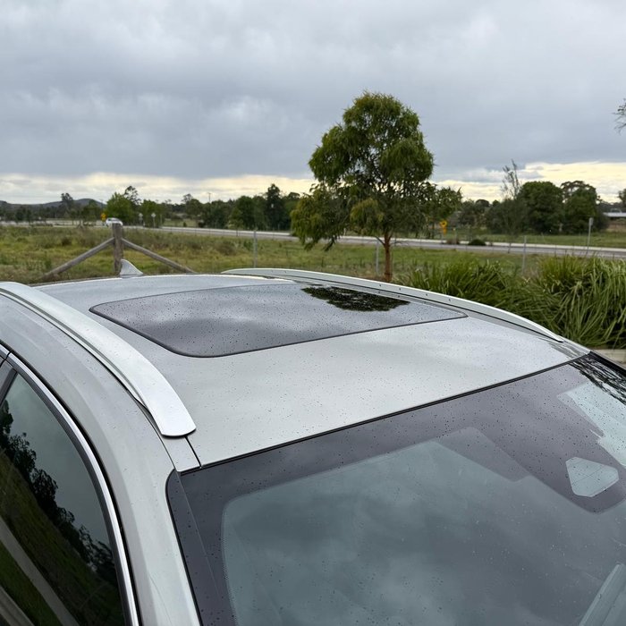 2025 Lexus UX 300h Luxury