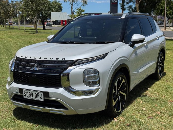 2021 Mitsubishi Outlander Exceed Tourer ZM MY22 AWD White Diamond with Black Mica Roof