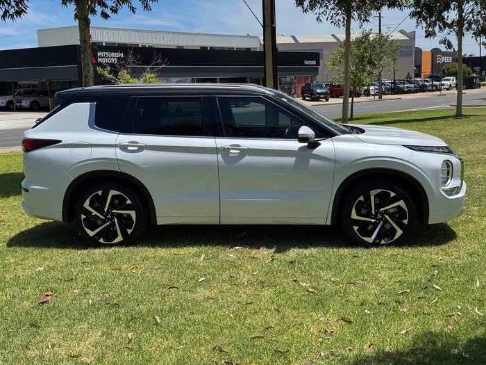 2021 Mitsubishi Outlander Exceed Tourer ZM MY22 AWD White Diamond with Black Mica Roof