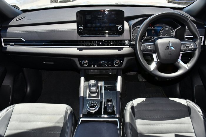 2024 Mitsubishi Outlander Black Edition