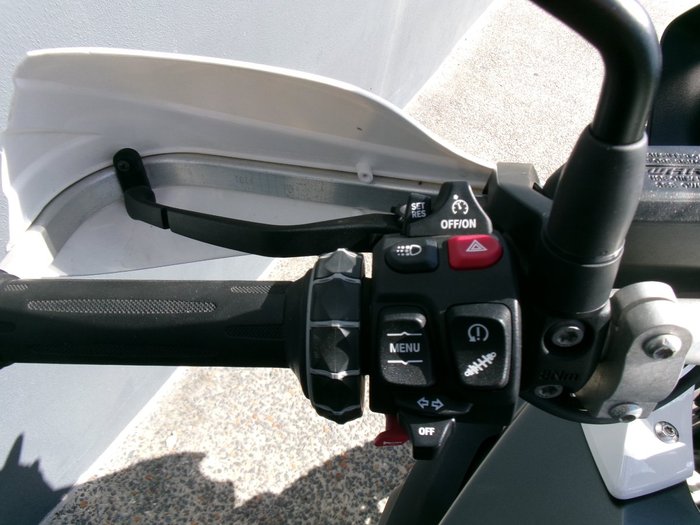 2021 BMW Motorrad R 1250 GS Light white. (13-11)