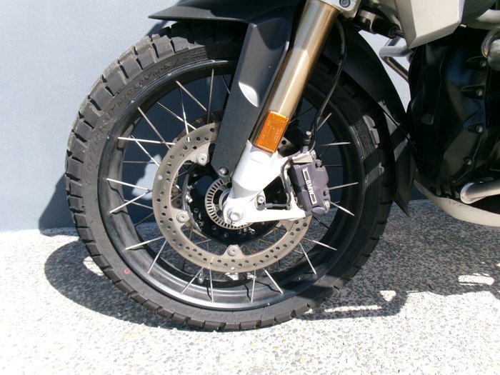 2021 BMW Motorrad R 1250 GS Light white. (13-11)