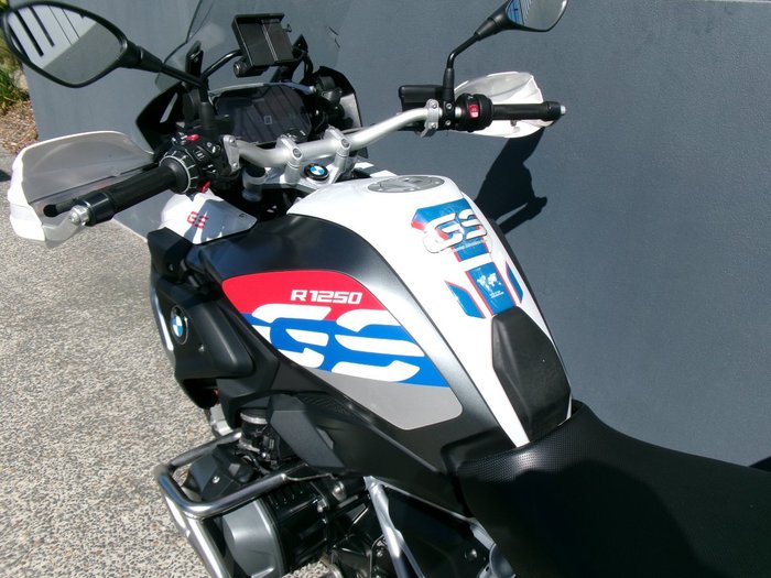 2021 BMW Motorrad R 1250 GS Light white. (13-11)