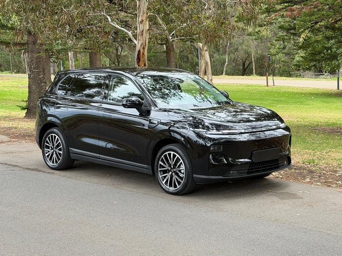 2025 Leapmotor B10 Design LR