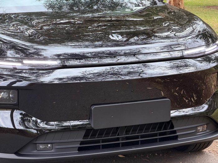 2025 Leapmotor B10 Design LR