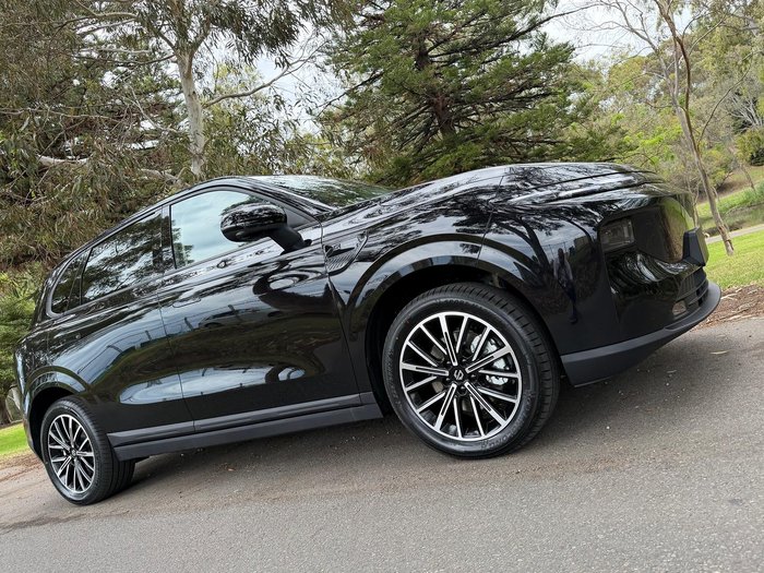 2025 Leapmotor B10 Design LR