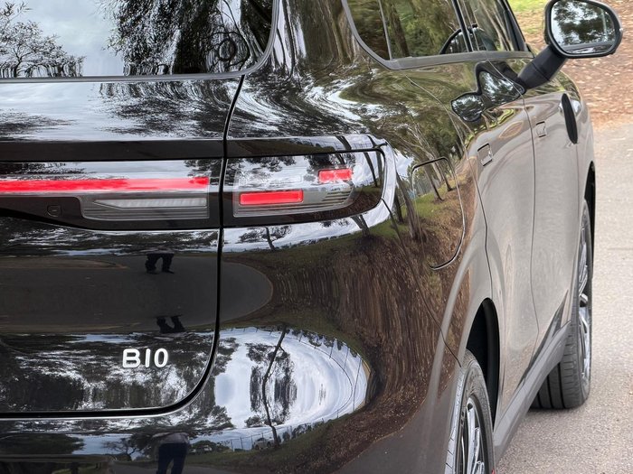 2025 Leapmotor B10 Design LR