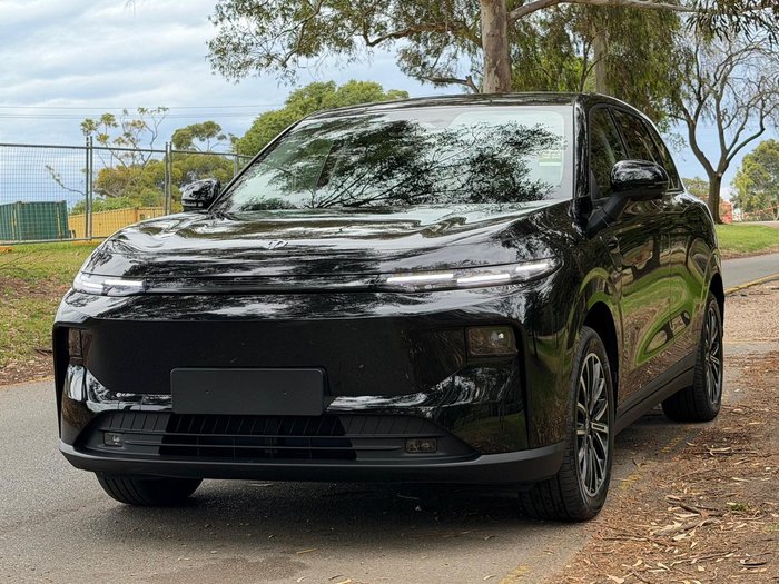 2025 Leapmotor B10 Design LR