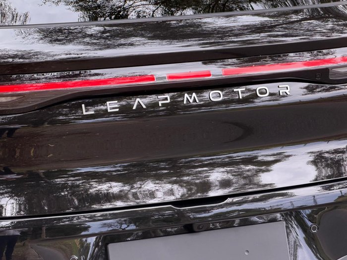 2025 Leapmotor B10 Design LR