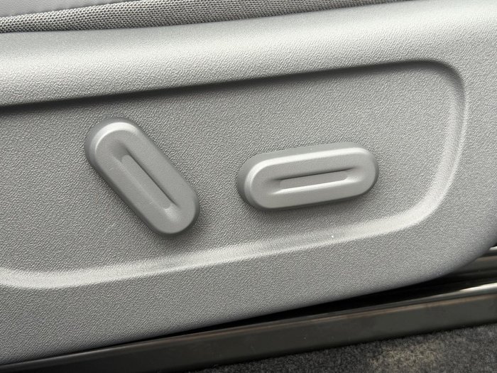 2025 Leapmotor B10 Design LR