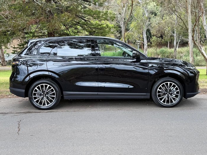 2025 Leapmotor B10 Design LR