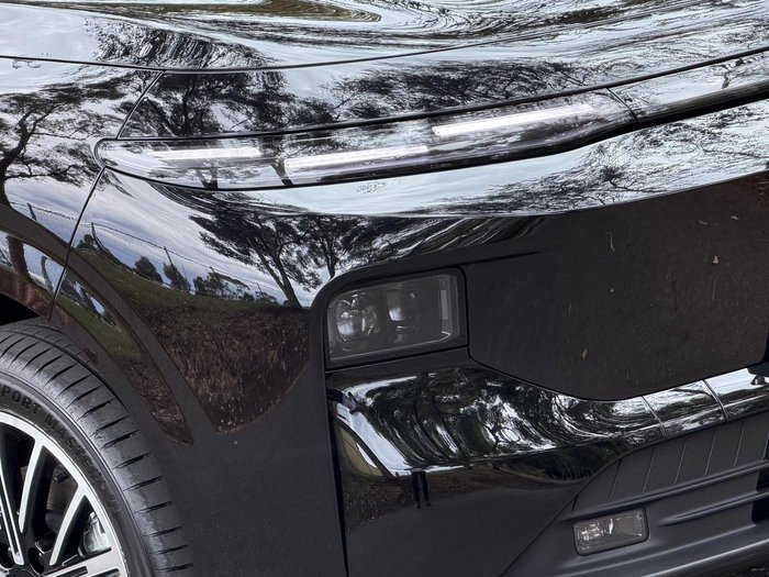 2025 Leapmotor B10 Design LR