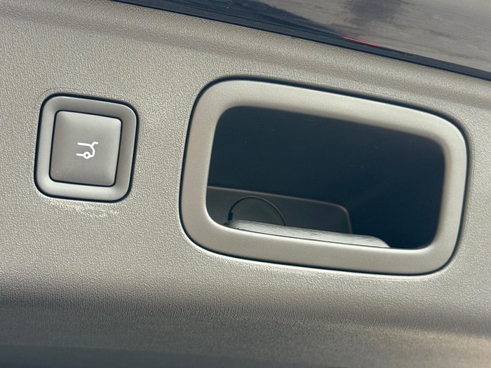 2025 Leapmotor B10 Design LR