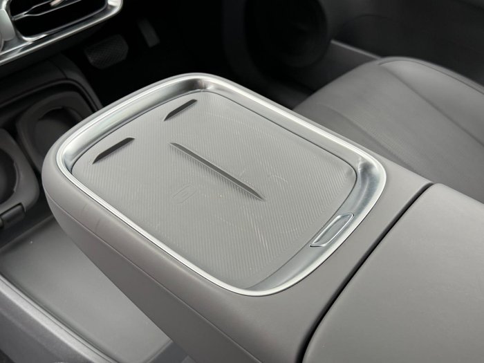 2025 Leapmotor B10 Design LR