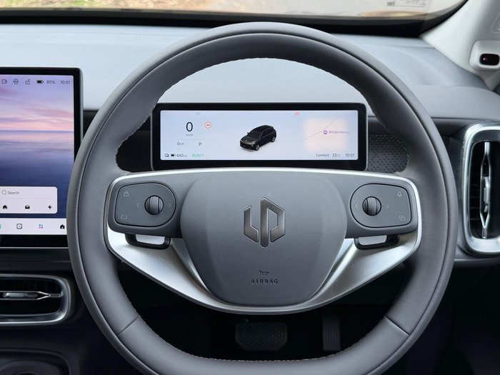 2025 Leapmotor B10 Design LR