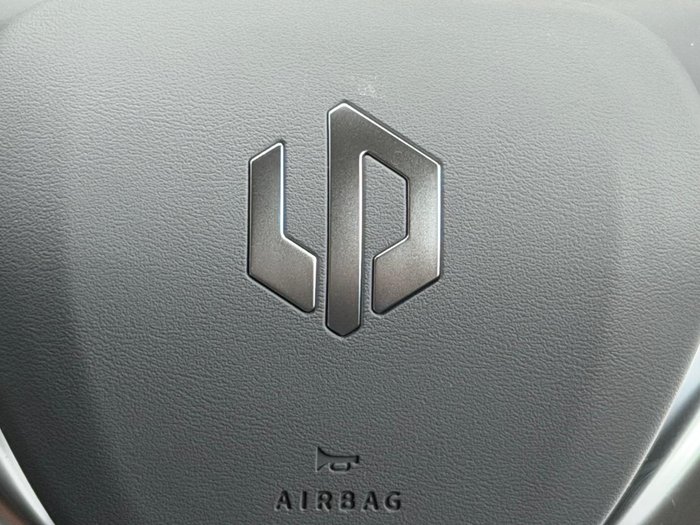 2025 Leapmotor B10 Design LR