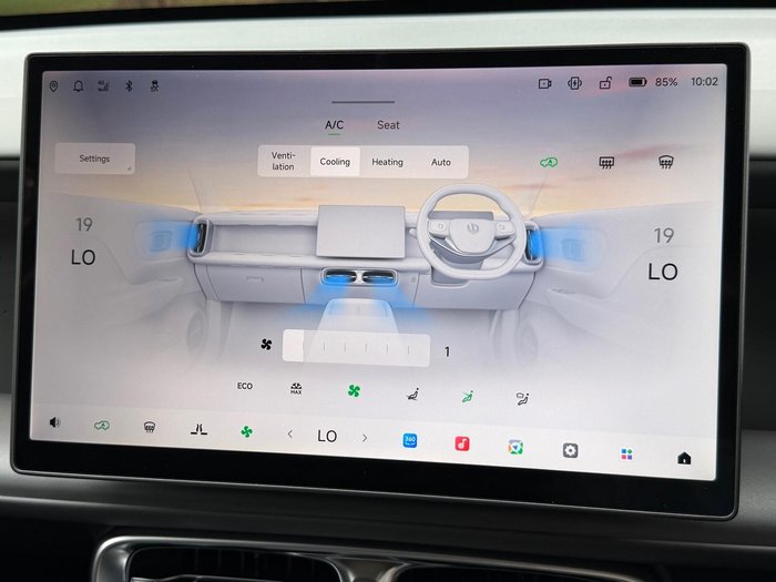 2025 Leapmotor B10 Design LR