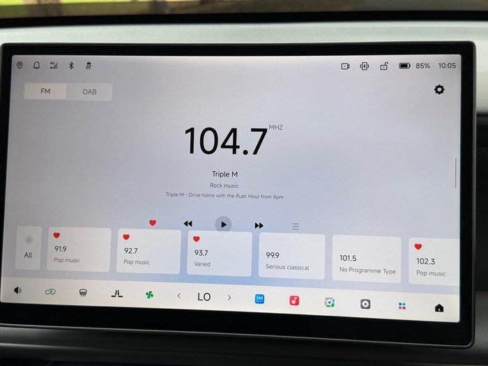 2025 Leapmotor B10 Design LR