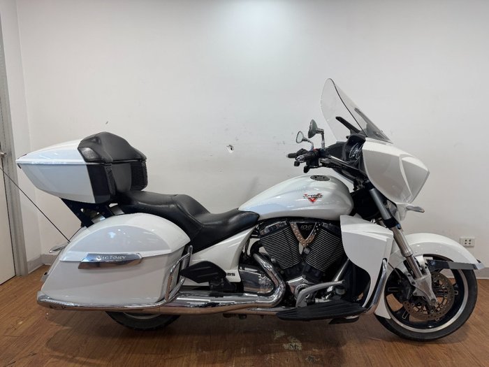 2011 Victory CROSS COUNTRY WHITE