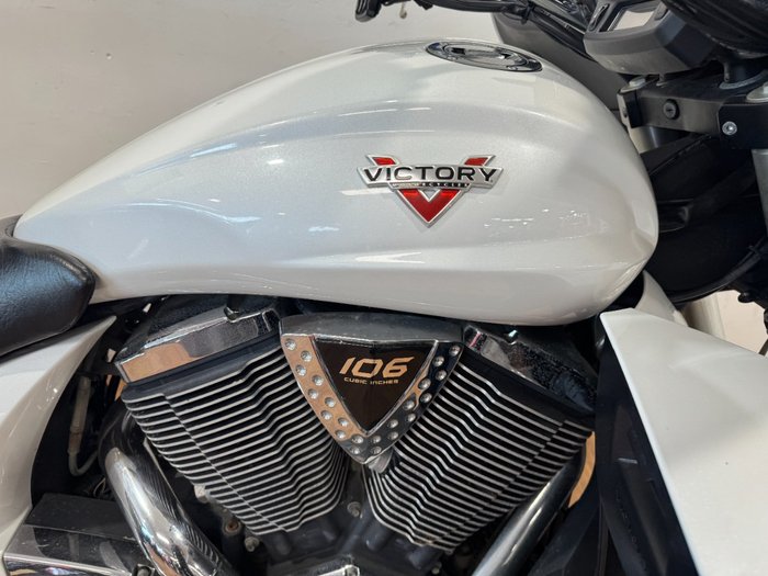 2011 Victory CROSS COUNTRY WHITE