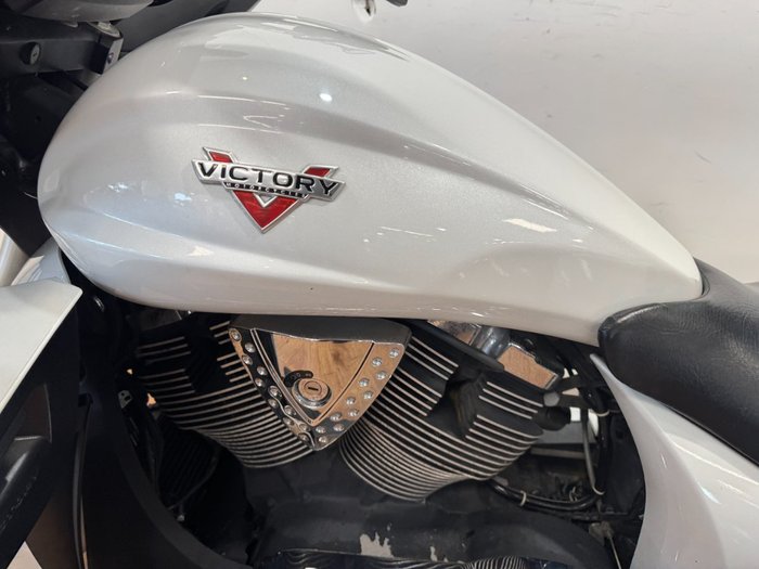 2011 Victory CROSS COUNTRY WHITE