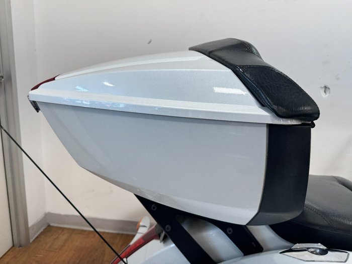 2011 Victory CROSS COUNTRY WHITE