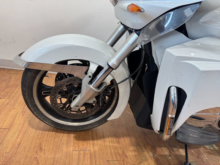 2011 Victory CROSS COUNTRY WHITE