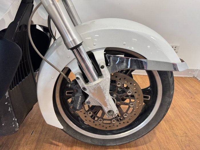 2011 Victory CROSS COUNTRY WHITE