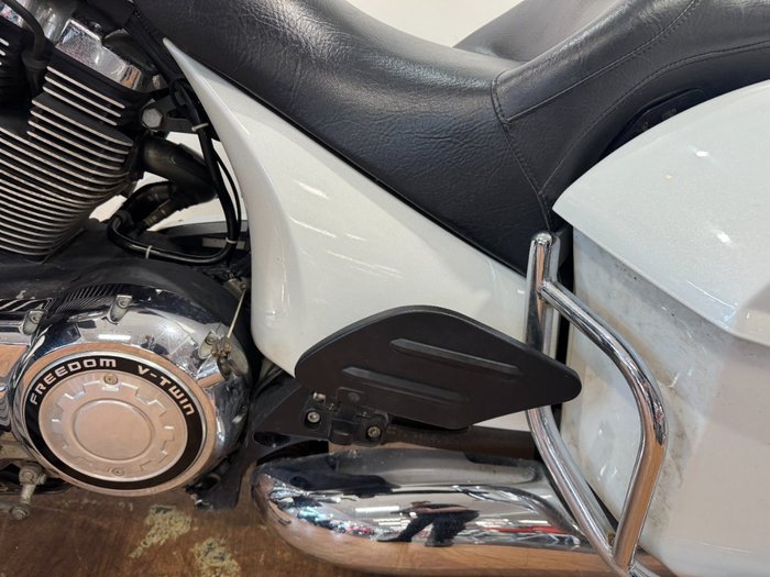 2011 Victory CROSS COUNTRY WHITE