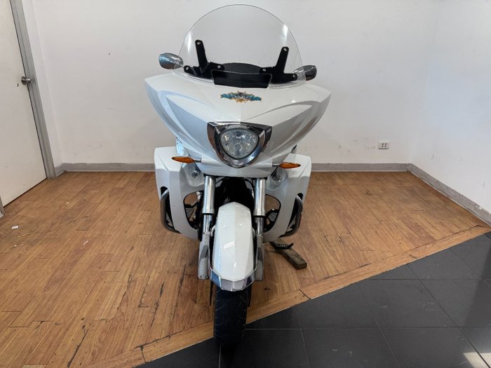 2011 Victory CROSS COUNTRY WHITE