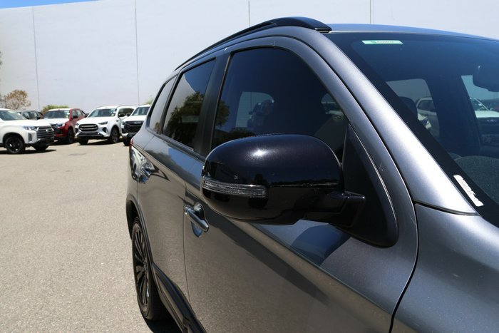 2020 Mitsubishi Outlander Black Edition