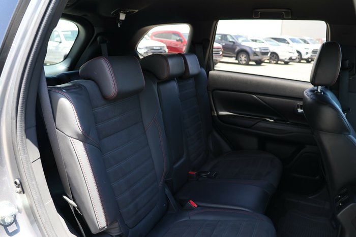 2020 Mitsubishi Outlander Black Edition