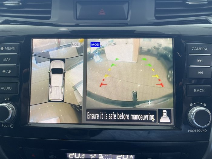 2021 Nissan Navara ST-X