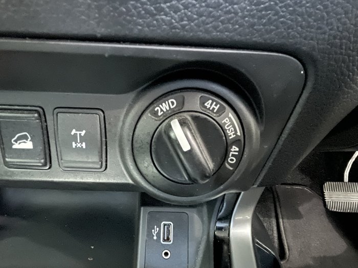 2021 Nissan Navara ST-X