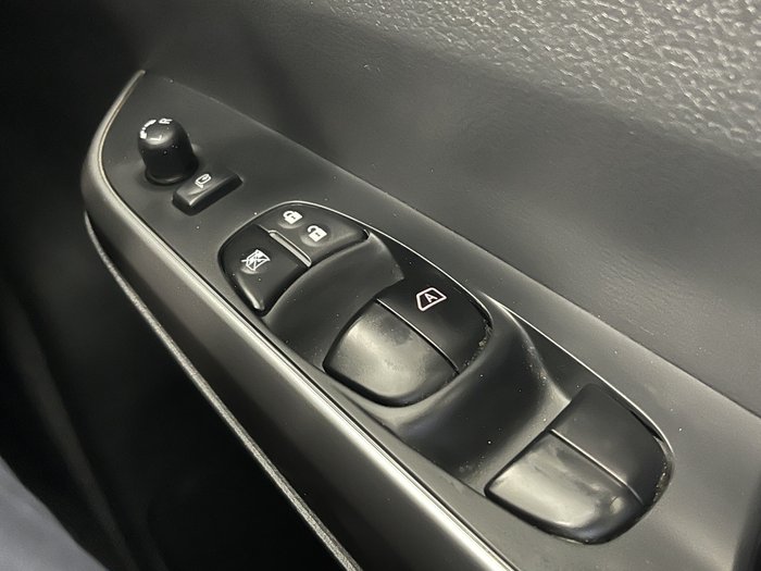 2021 Nissan Navara ST-X