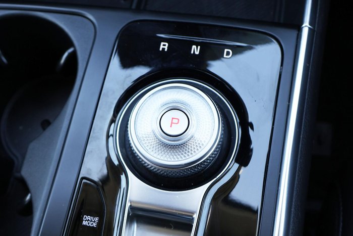 2024 Kia Carnival GT-Line HEV