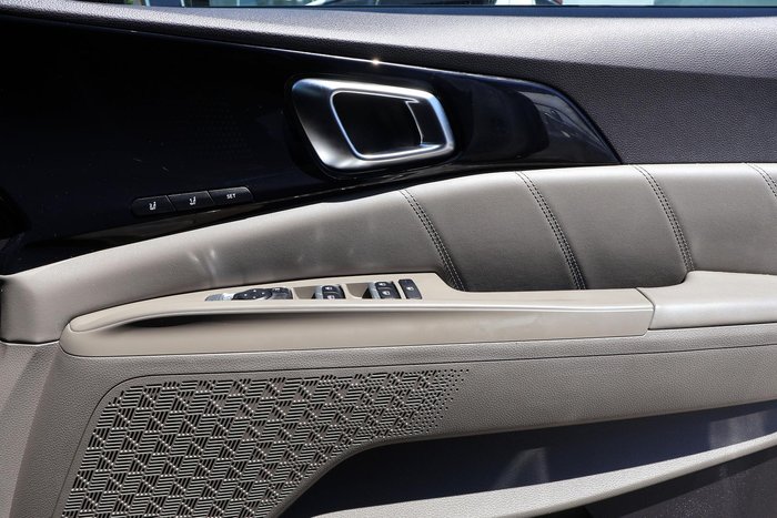 2024 Kia Carnival GT-Line HEV